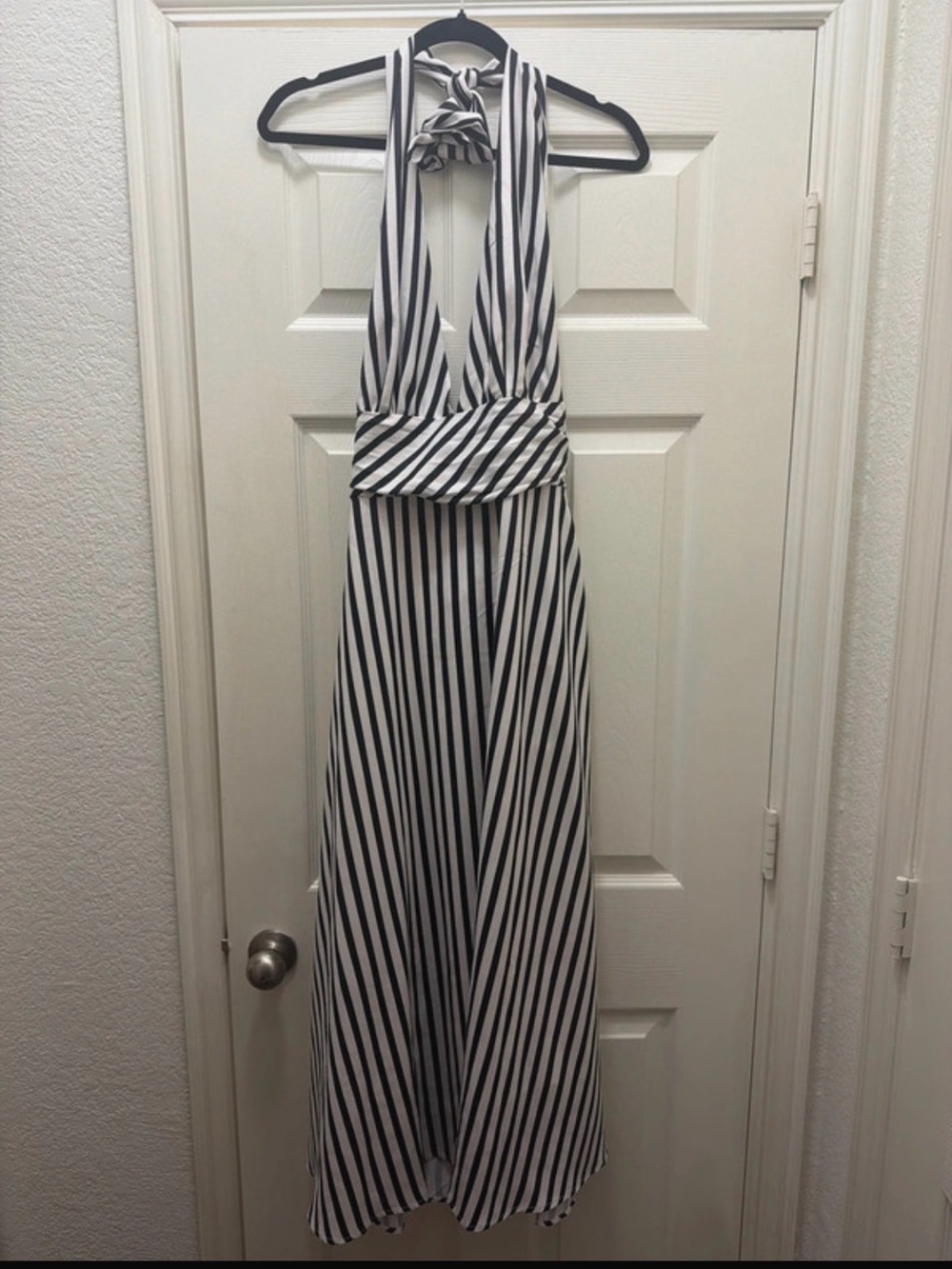 Commense Black and White Striped Halter Maxi Dress with pockets - Picture 2 of 5